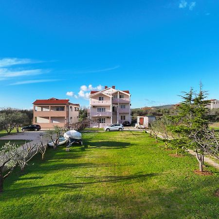 Beachfront Apartments Jermen Sukošan Eksteriør bilde