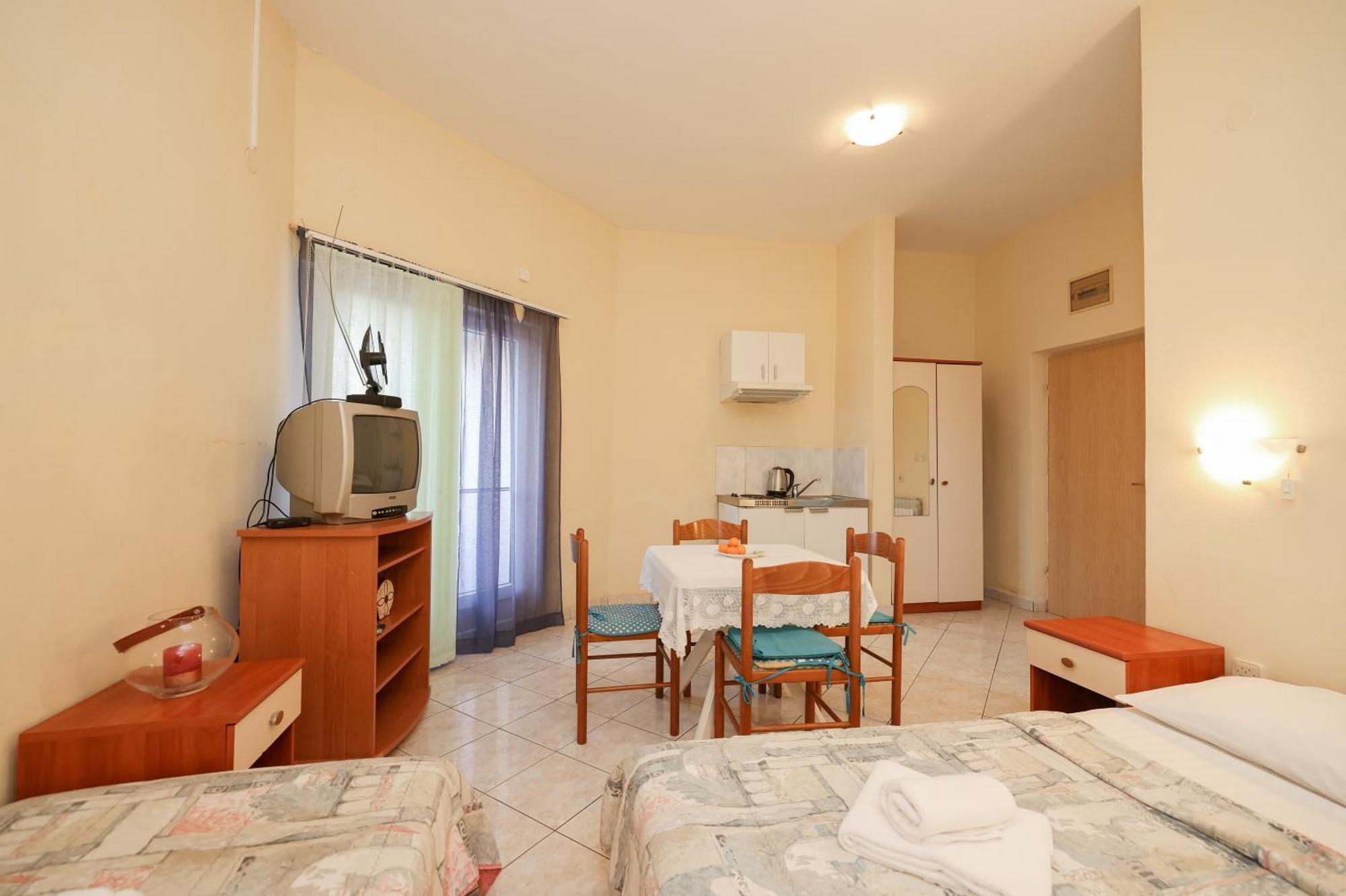 Beachfront Apartments Jermen Sukošan Eksteriør bilde
