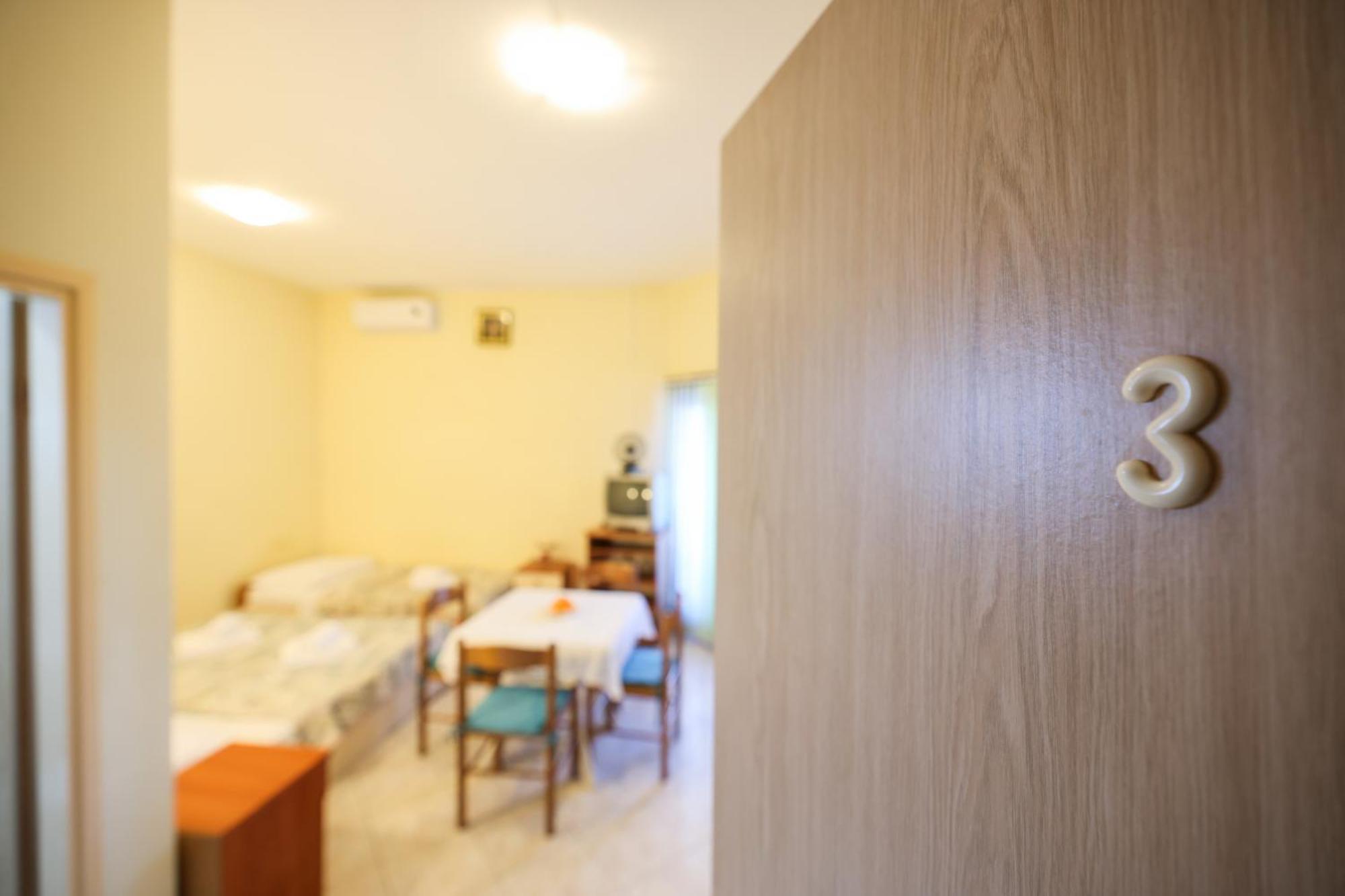 Beachfront Apartments Jermen Sukošan Eksteriør bilde