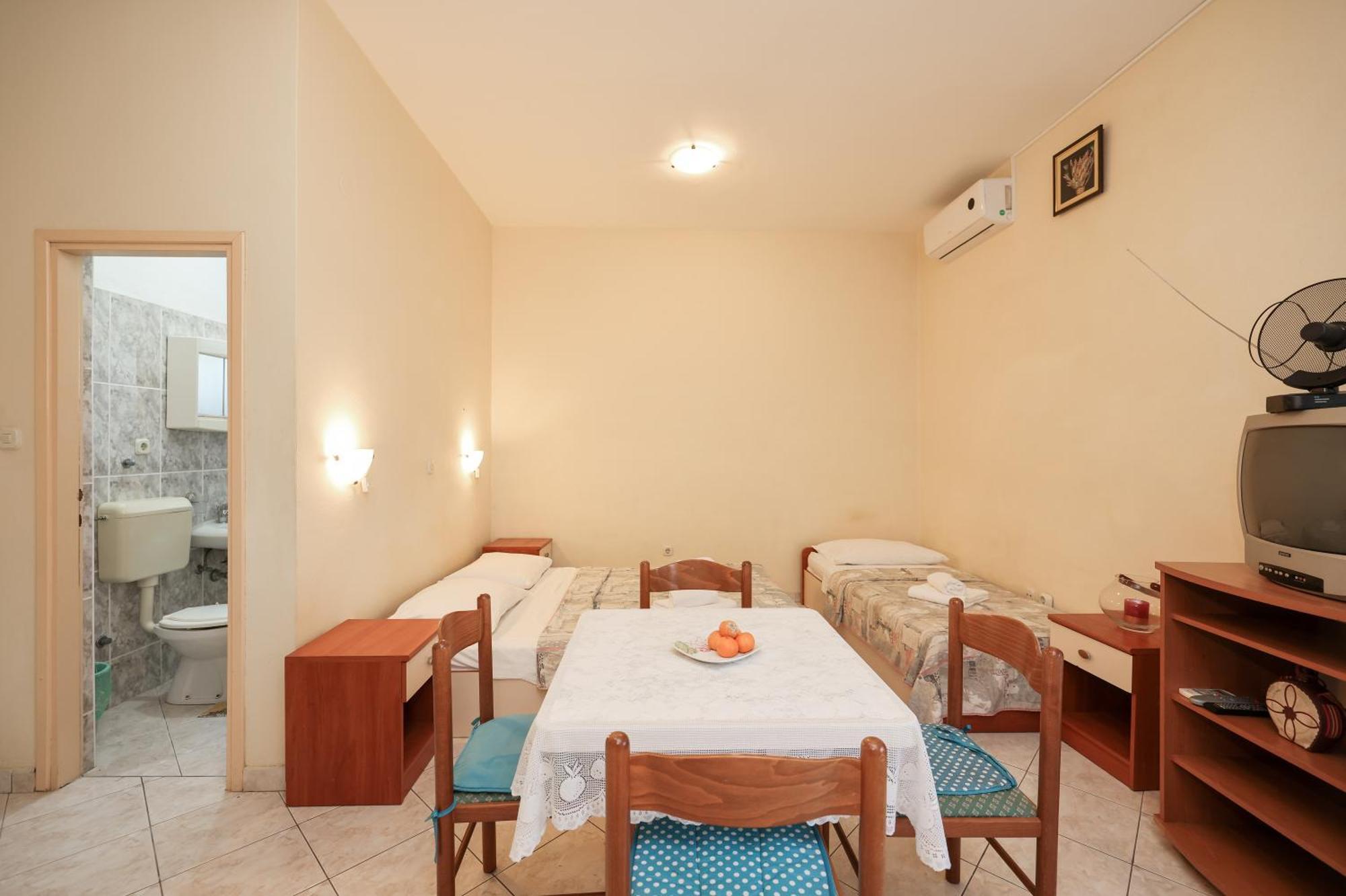 Beachfront Apartments Jermen Sukošan Eksteriør bilde