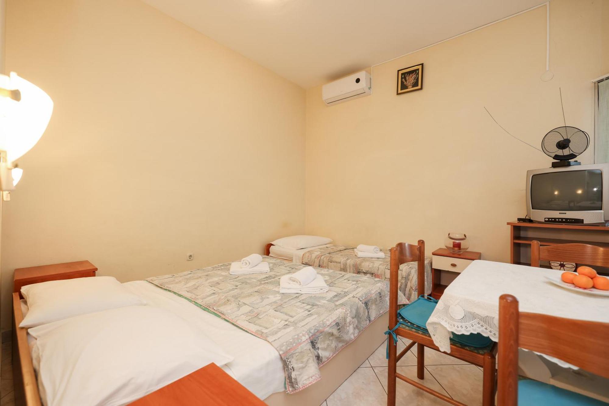 Beachfront Apartments Jermen Sukošan Eksteriør bilde