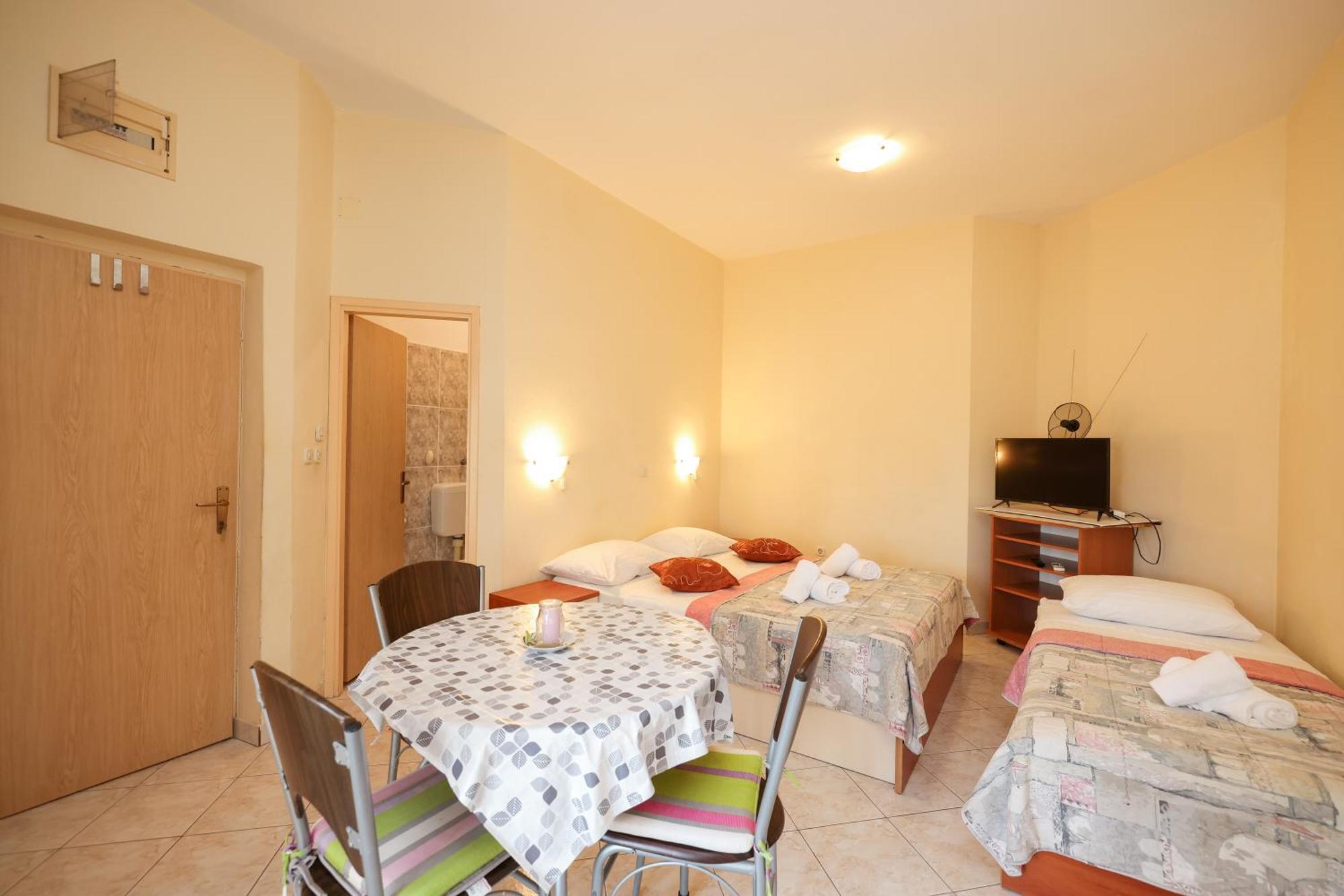 Beachfront Apartments Jermen Sukošan Eksteriør bilde
