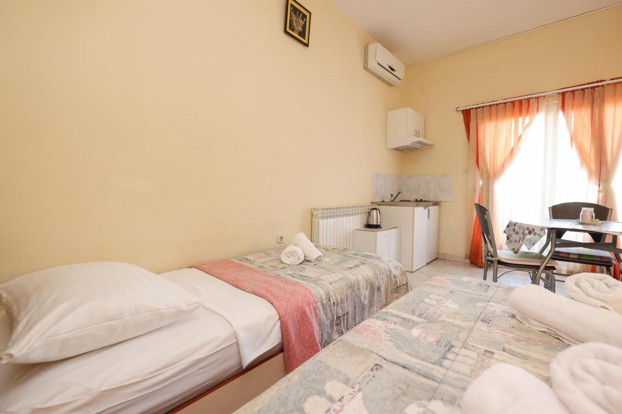 Beachfront Apartments Jermen Sukošan Eksteriør bilde