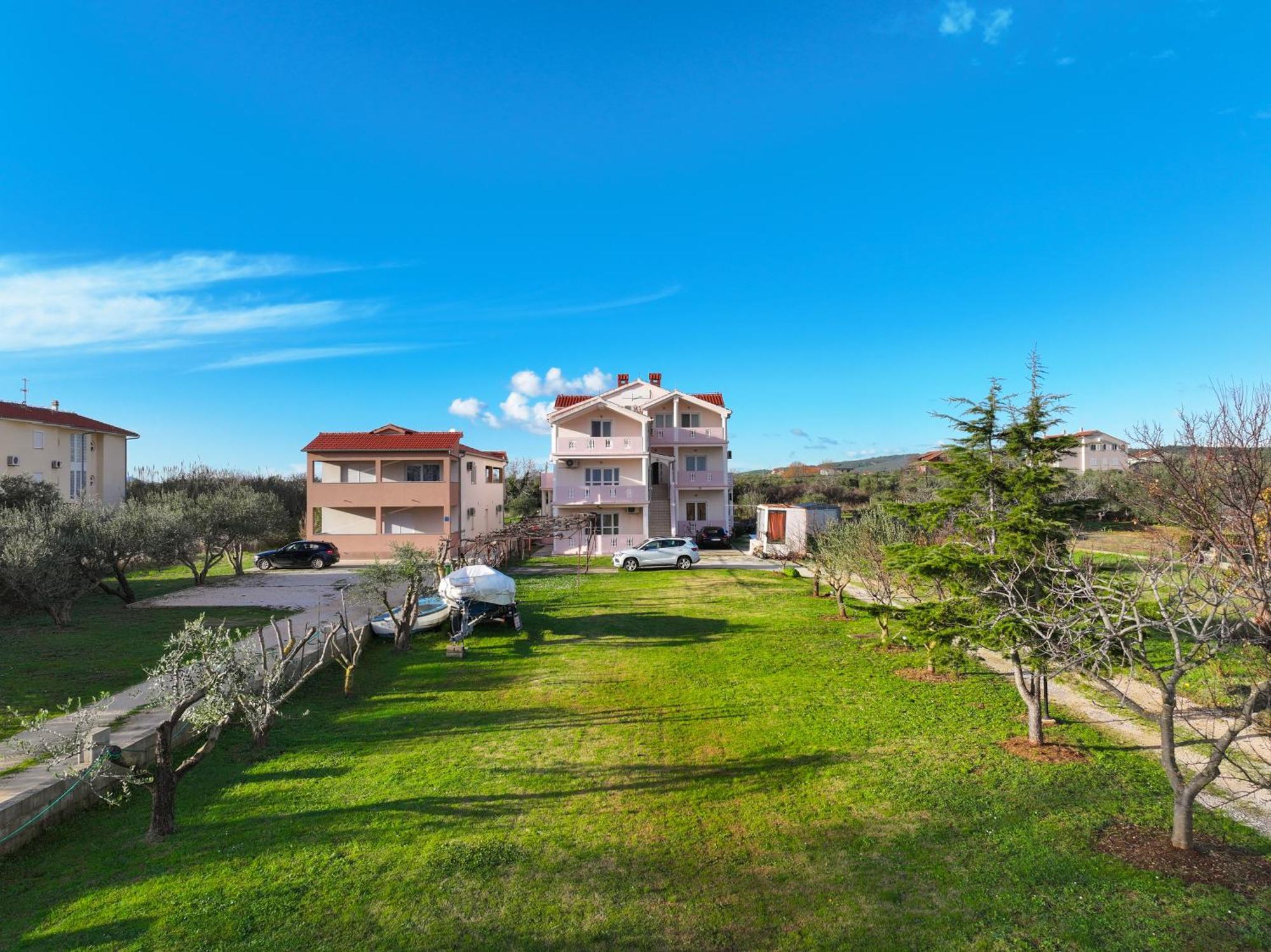 Beachfront Apartments Jermen Sukošan Eksteriør bilde