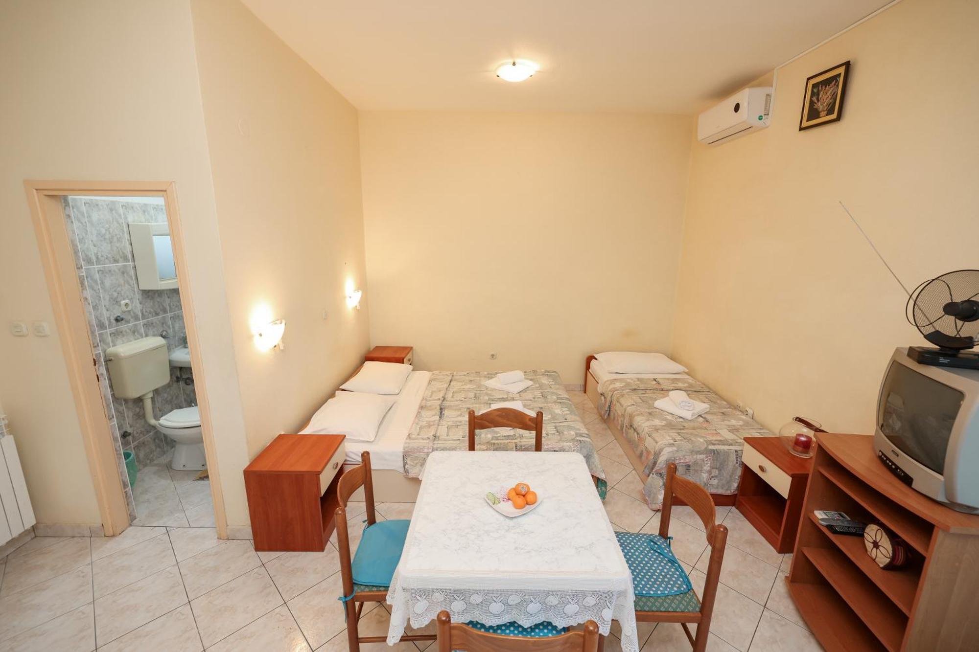 Beachfront Apartments Jermen Sukošan Eksteriør bilde